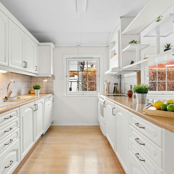Deep cleaning services that will take care of those hard to reach places